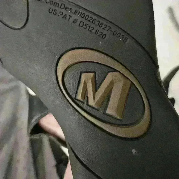 Merrell Black strappy sandals. Size 7. - Picture 12 of 12